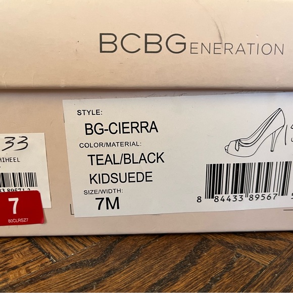 BCBG Turquuise and Bkack Suede Heels - Picture 9 of 9